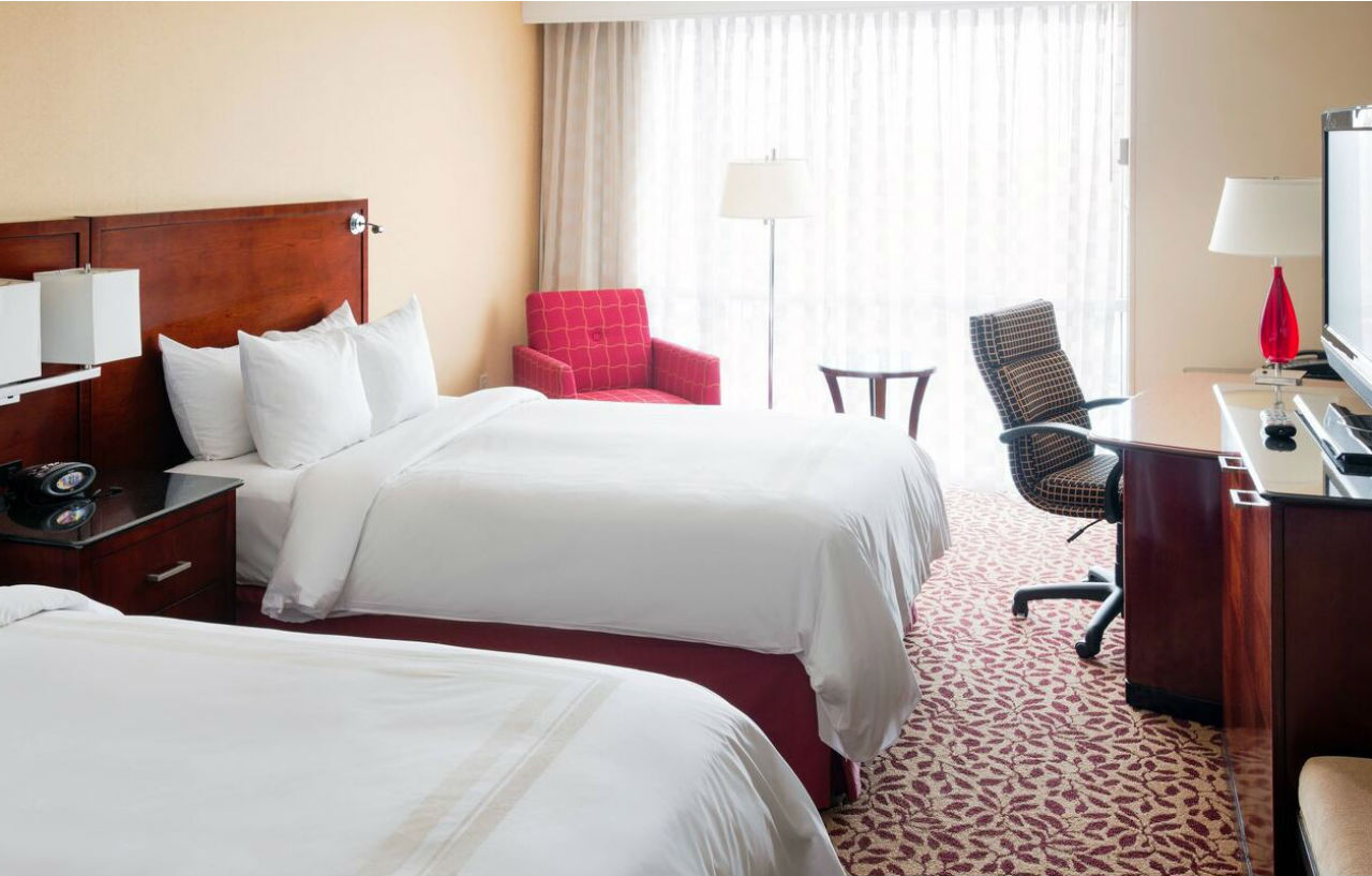 Hotel Wyndham Airport 3*